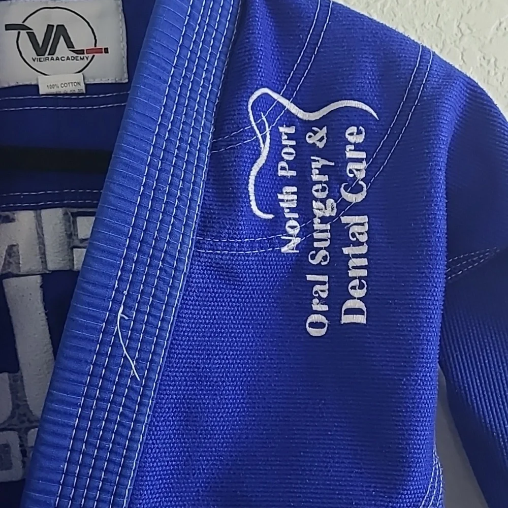 Blue Jiu Jitsu Gi for Kids Size Med Ptp 16 Sleeve 15  Lenght 21